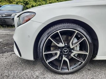 2017 Mercedes-Benz Mercedes-AMG E-Class Sedan AMG E 43 4MATIC - miniatura 23