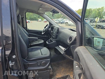 2017 Mercedes-Benz Metris Passenger Van 126.0" WB – miniatura 8