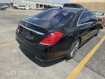 2017 Mercedes-Benz S 550 Sedan - miniatura 4