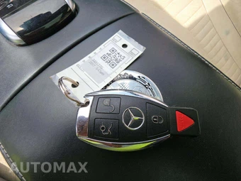 2017 Mercedes-Benz S 550 Sedan - miniatura 8
