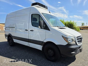 2017 Mercedes-Benz Sprinter 2500 Cargo Van Standard Roof 144.3" WB - miniatura 24