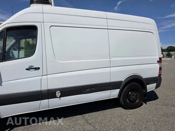 2017 Mercedes-Benz Sprinter 2500 Cargo Van Standard Roof 144.3" WB - miniatura 25