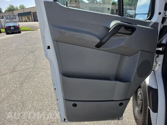 2017 Mercedes-Benz Sprinter 2500 Cargo Van Standard Roof 144.3" WB - miniatura 48