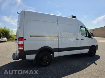 2017 Mercedes-Benz Sprinter 2500 Cargo Van Standard Roof 144.3" WB - miniatura 9