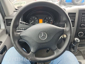 2017 Mercedes-Benz Sprinter 2500 Cargo Van Standard Roof 144.3" WB - miniatura 10