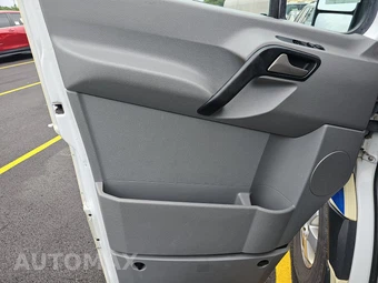 2017 Mercedes-Benz Sprinter 2500 Cargo Van Standard Roof 144.3" WB - miniatura 9