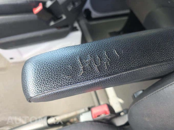 2017 Mercedes-Benz Sprinter 2500 Crew Van Standard Roof 144.3" WB – miniatura 23