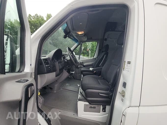 2017 Mercedes-Benz Sprinter 2500 Worker Cargo Van High Roof 170.3" WB - miniatura 7