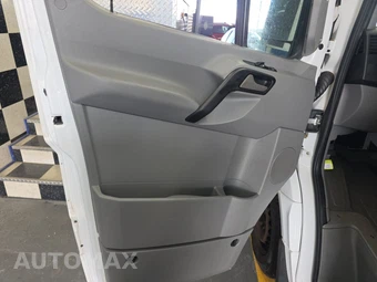 2017 Mercedes-Benz Sprinter 3500 Cargo Van High Roof 170.3" WB - miniatura 9