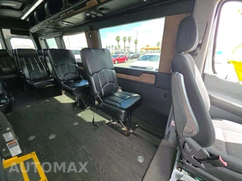 2017 Mercedes-Benz Sprinter 3500XD Cab Chassis DRW – miniatura 12
