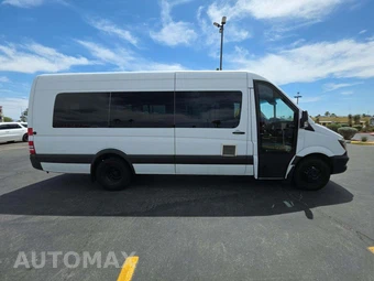 2017 Mercedes-Benz Sprinter 3500XD Cab Chassis DRW – miniatura 4
