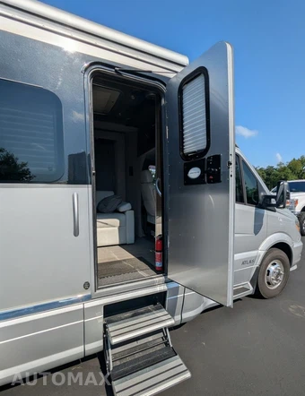 2017 Mercedes-Benz Sprinter 3500XD Cab Chassis DRW - miniatura 9