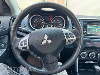 2017 Mitsubishi Lancer ES - miniatura 12