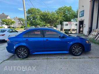 2017 Mitsubishi Lancer ES - miniatura 3