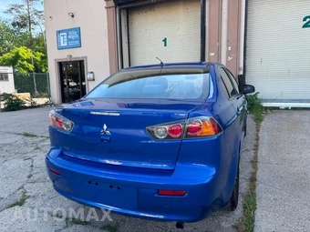 2017 Mitsubishi Lancer ES - miniatura 6