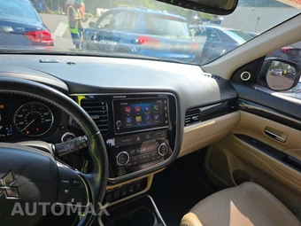 2017 Mitsubishi Outlander SE – miniatura 11