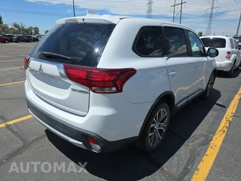 2017 Mitsubishi Outlander SE – miniatura 4