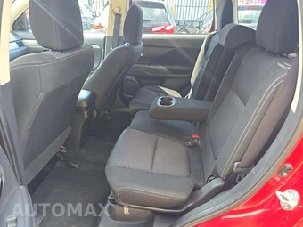 2017 Mitsubishi Outlander SE – miniatura 13