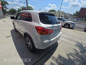 2017 Mitsubishi Outlander Sport SE – miniatura 2