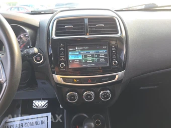 2017 Mitsubishi Outlander Sport SEL - miniatura 11