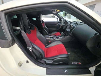 2017 Nissan 370Z NISMO Tech Coupe – miniatura 17