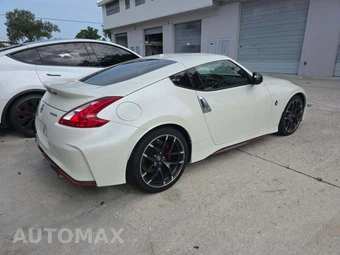 2017 Nissan 370Z NISMO Tech Coupe – miniatura 3