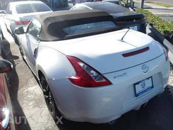 2017 Nissan 370Z Touring Convertible – miniatura 12