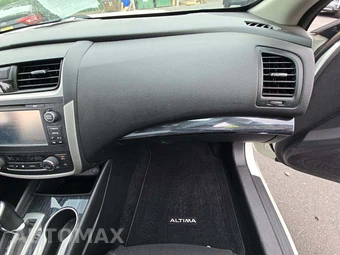 2017 Nissan Altima 2.5 SL – miniatura 16