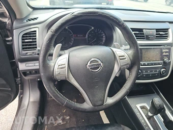 2017 Nissan Altima 2.5 SR - miniatura 10