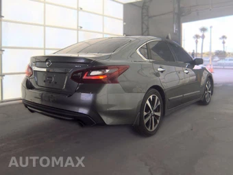 2017 Nissan Altima 2.5 SR - miniatura 4