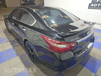 2017 Nissan Altima 2.5 SR – miniatura 2