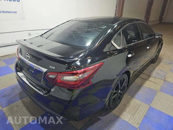 2017 Nissan Altima 2.5 SR – miniatura 3