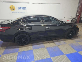 2017 Nissan Altima 2.5 SR – miniatura 4