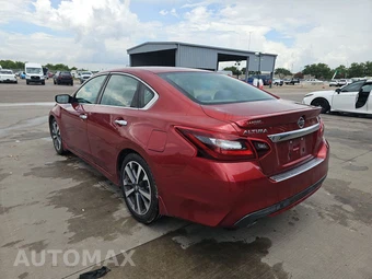 2017 Nissan Altima 2.5 SR – miniatura 6