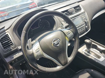 2017 Nissan Altima 2.5 SR – miniatura 10
