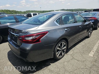 2017 Nissan Altima 2.5 SR – miniatura 4