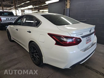 2017 Nissan Altima 2.5 SR – miniatura 6