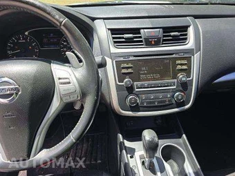 2017 Nissan Altima 2.5 SR – miniatura 10