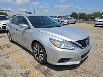 2017 Nissan Altima 2.5 SV - miniatura 3