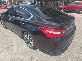 2017 Nissan Altima 2.5 SV – miniatura 2