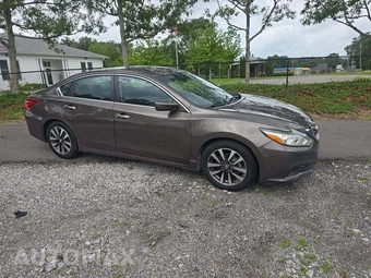 2017 Nissan Altima 2.5 SV - miniatura 4