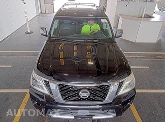 2017 Nissan Armada Platinum – miniatura 2