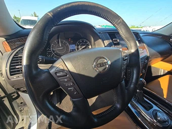 2017 Nissan Armada Platinum – miniatura 10
