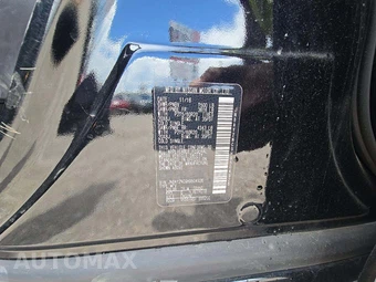 2017 Nissan Armada Platinum – miniatura 2
