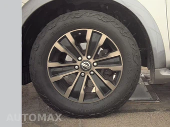 2017 Nissan Armada Platinum – miniatura 9