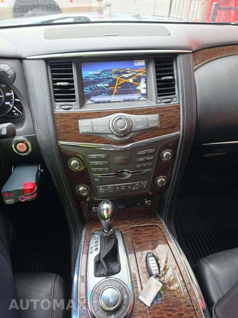 2017 Nissan Armada Platinum – miniatura 10
