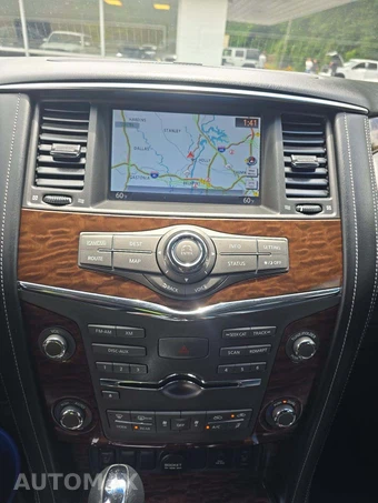 2017 Nissan Armada SL – miniatura 10