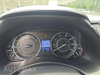 2017 Nissan Armada SL – miniatura 9