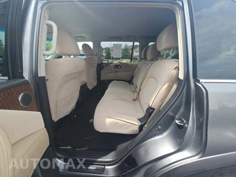 2017 Nissan Armada SV – miniatura 10