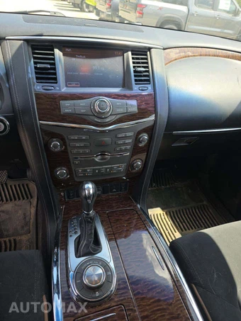 2017 Nissan Armada SV - miniatura 10